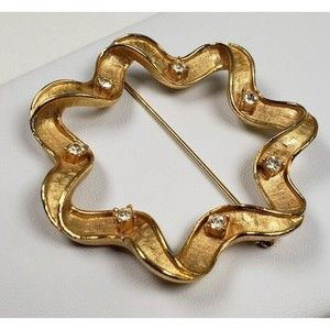 Large Vintage Sarah Cov Gold Tone Open Ribbon Circle Pin Brooch w Rhinestones